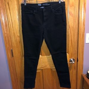 Black skinny jeans